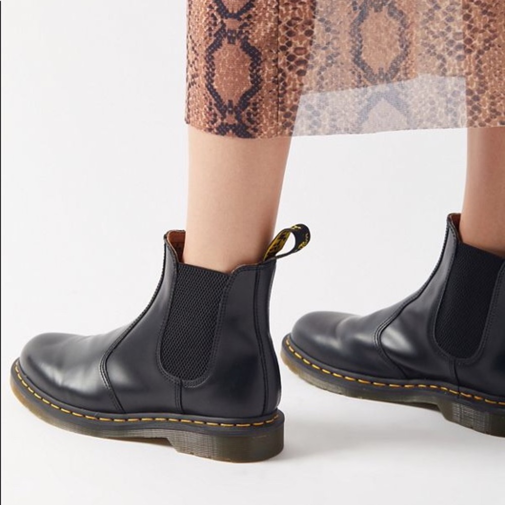 Dr. Marten 2976 Chelsea Boot Smooth Black
